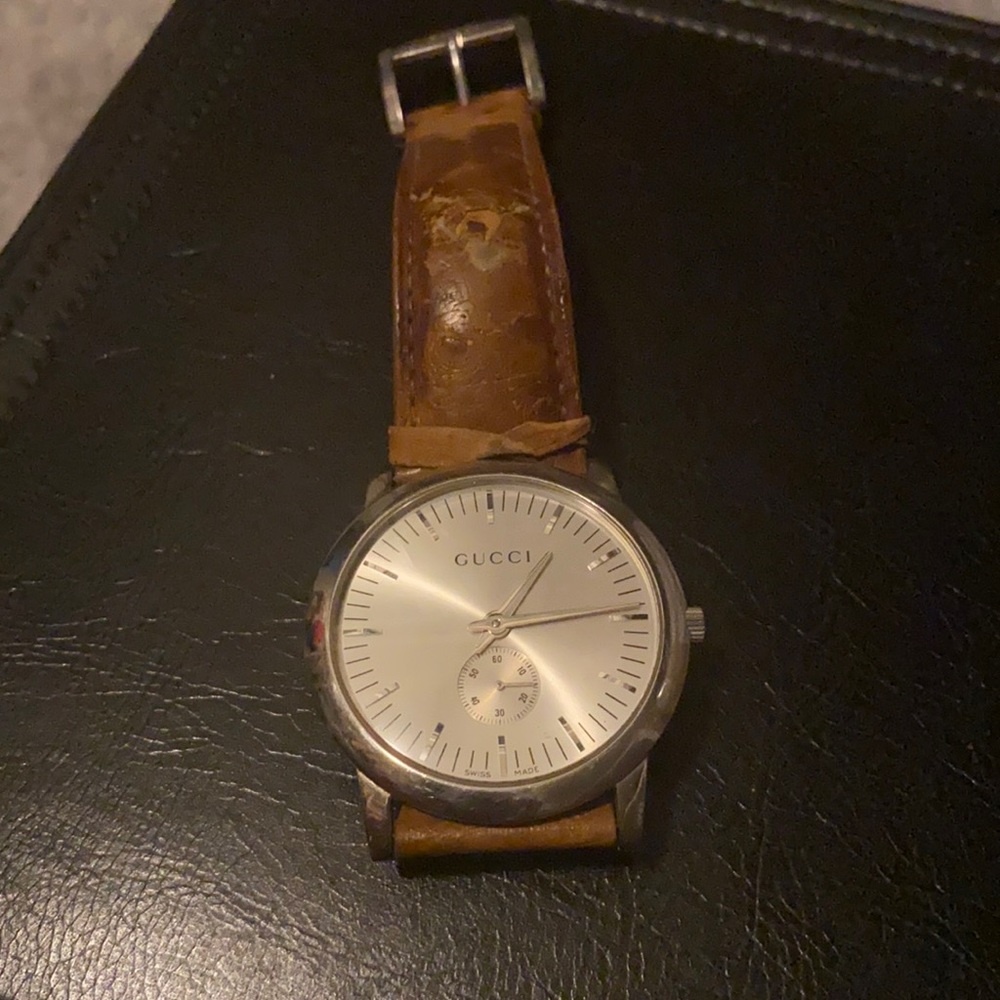 Gucci Watch needs new band and battery but works